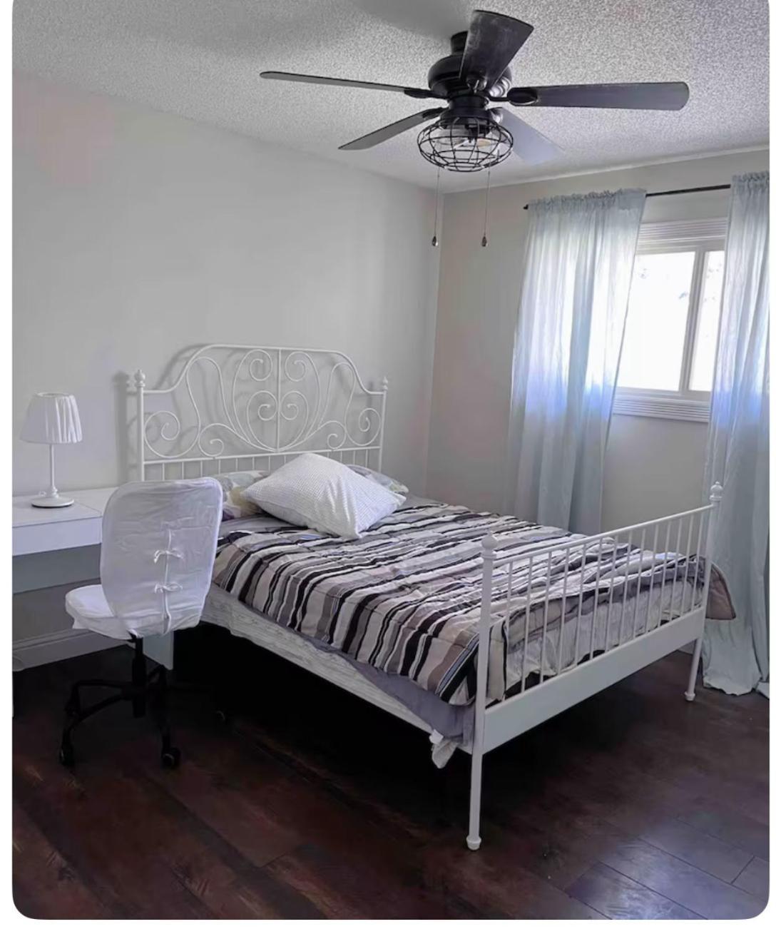 Gorgeous House&30 Second Bus Station Close C-Train& Free Parking Calgary Bagian luar foto