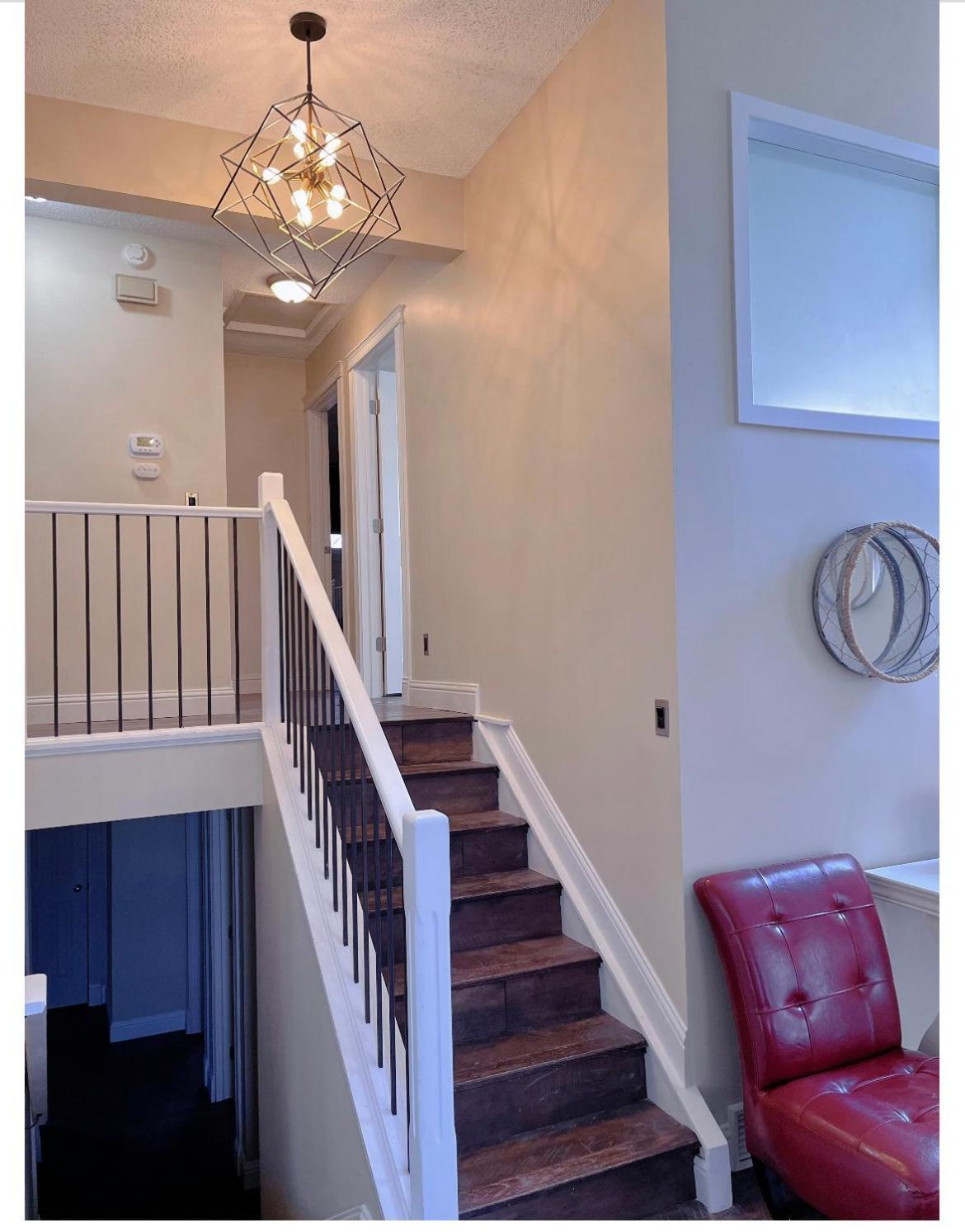 Gorgeous House&30 Second Bus Station Close C-Train& Free Parking Calgary Bagian luar foto