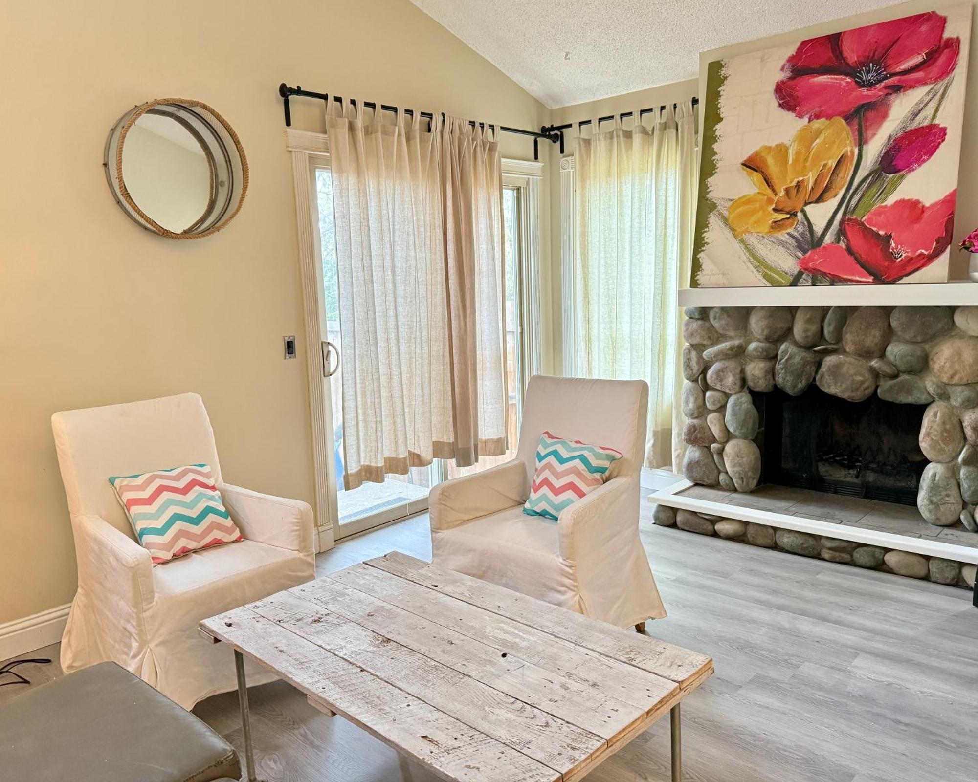 Gorgeous House&30 Second Bus Station Close C-Train& Free Parking Calgary Bagian luar foto