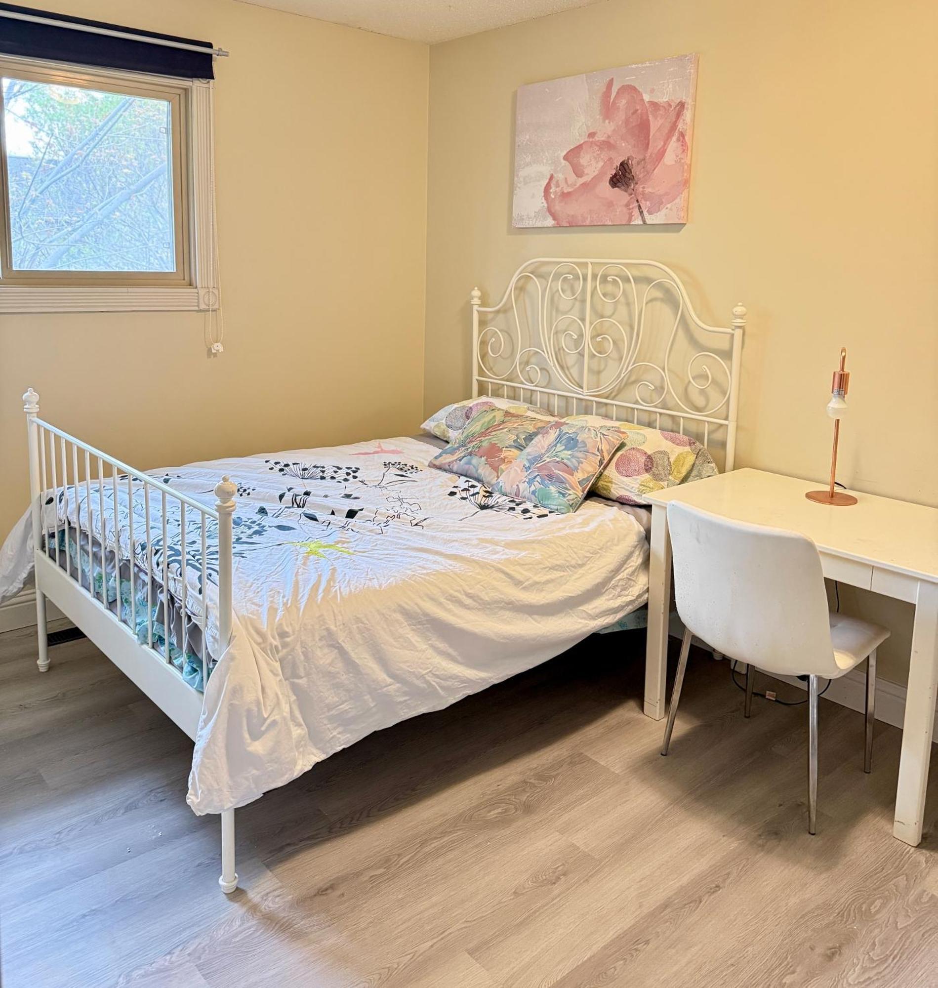Gorgeous House&30 Second Bus Station Close C-Train& Free Parking Calgary Bagian luar foto